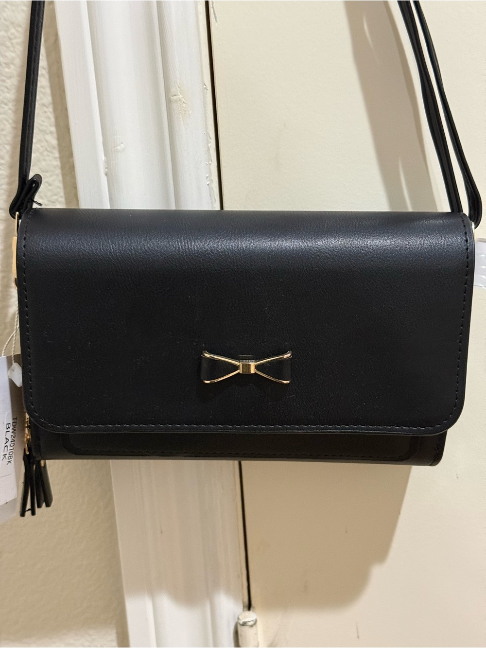 Elegant Black Bow Crossbody Bag with 2 Zipper pockets NWT 8"x5"x2"